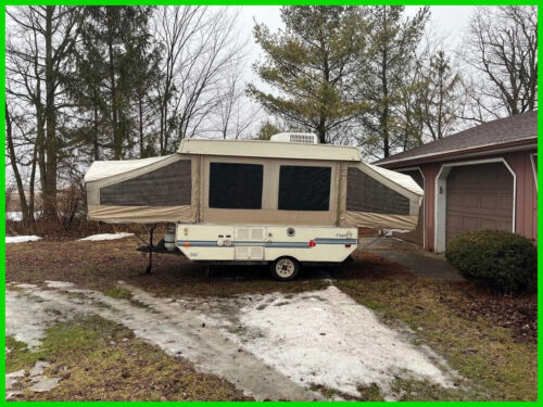 1995 Cobra 10.5’ Flagstaff 820 Camper Clean & Beautiful Inside