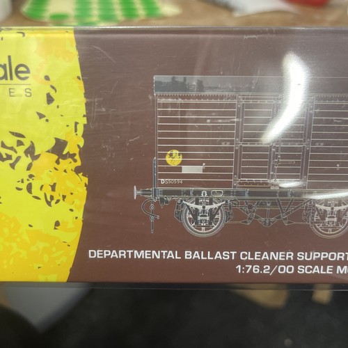 Accurascale Department Service Van - Picture 3 of 6