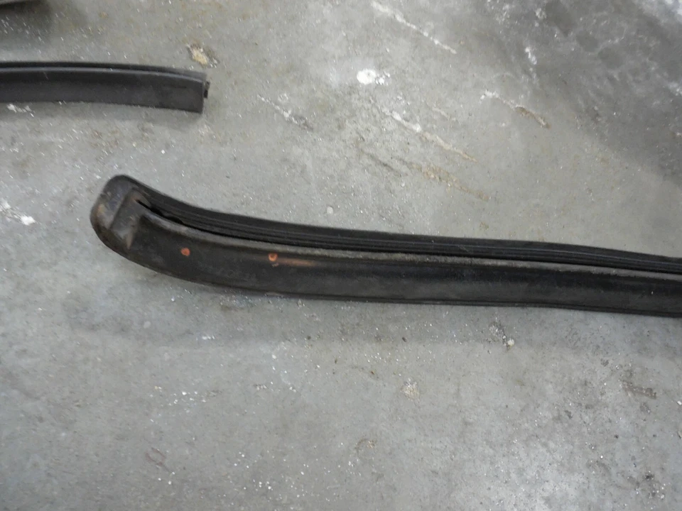 Резиновая прокладка уплотнения для правой двери верхнего дверного косяка 00–06 Mercedes Benz W220 класса S - Изображение 4 из 4