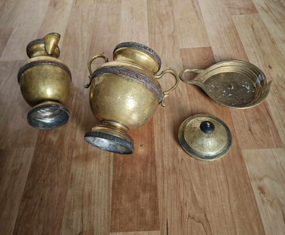 Altes Messingkannen Ensemble + 1 Untersetzer & Deckel Pyramiden und Sphinx Motiv - Bild 3 von 3