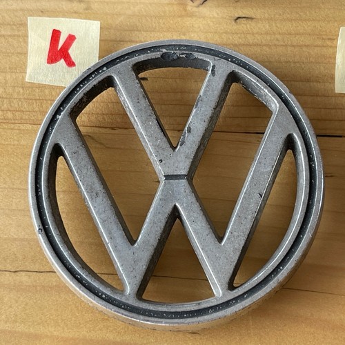 orig VW 1500 1600 Typ 3/311 Haubenemblem Zeichen Emblem 311853601 vorne Alu