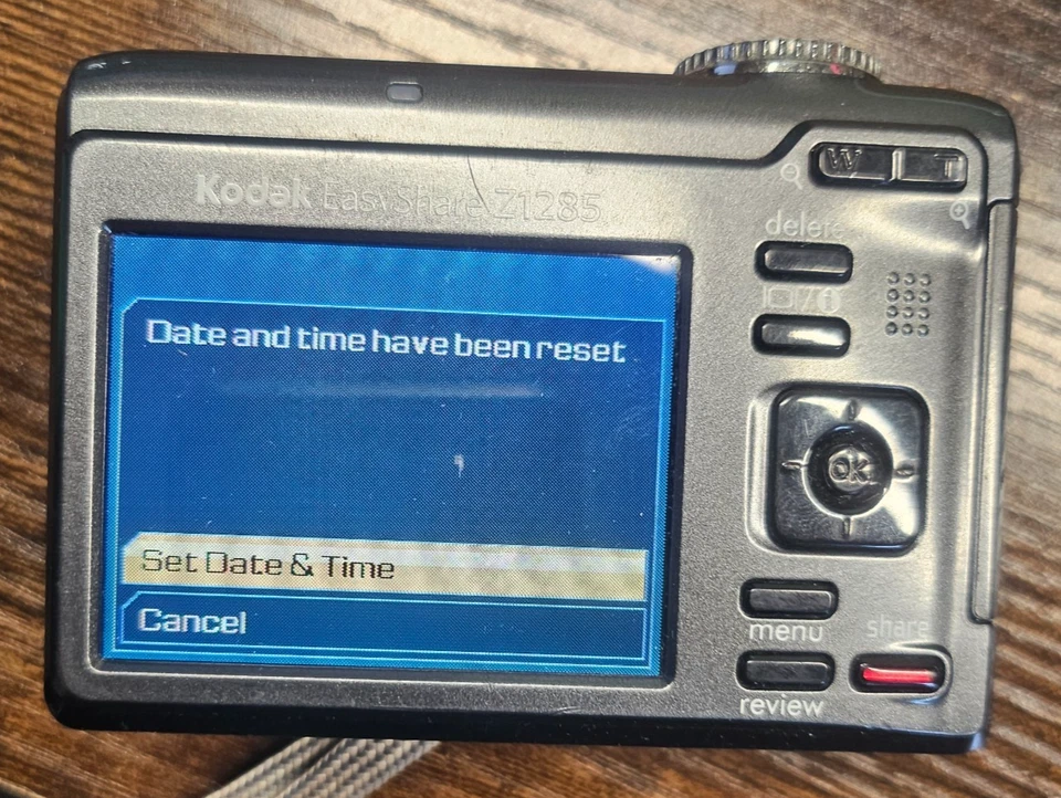 Kodak EasyShare Z1285 Black 12.1MP Digital Camera Tested - NO SD Card - Image 2 of 4