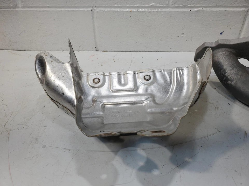 Ford Fusion 2010-2012 colector de escape y protector térmico 2,5 L Vin A OEM Foto 4 de 4