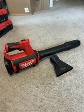 Milwaukee M12 Cordless Compact Spot Blower NEW