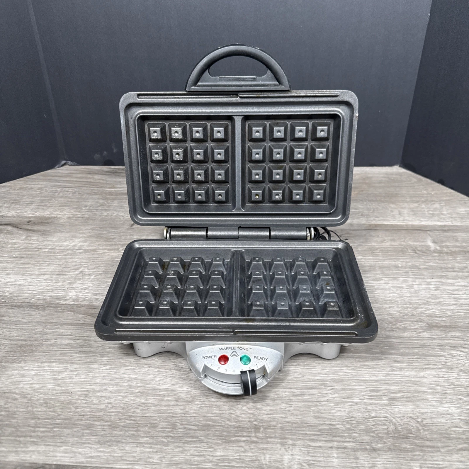 VillaWare Uno Waffle Maker Model# 2000 Belgian Liege Waffle Maker Tested Rare
