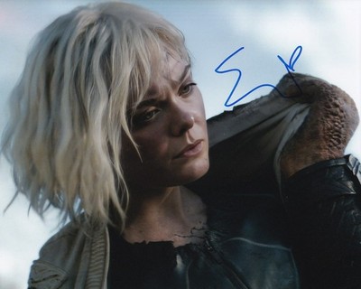 ELLE FANNING signed Autogramm 20x25cm PREDATOR in Person autograph COA