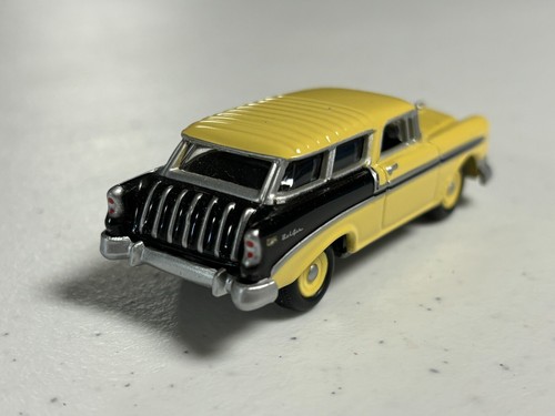 Johnny Lightning Cream & Black 1956 Chevy Nomad Bel Air - Rubber Tire 1:64 - Picture 5 of 9