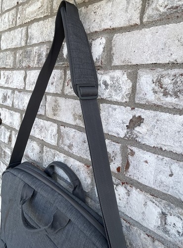 Sacoche pour ordinateur portable Case Logic gris bandoulière plusieurs compartiments et fermetures éclair excellent état - Photo 8/14