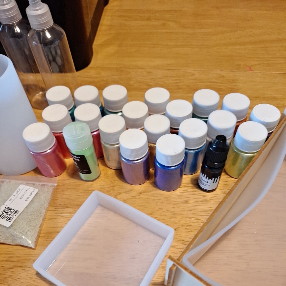 HUGE Epoxy Resin KIT job Lot /Bundle /resin moulds/pigments eBay