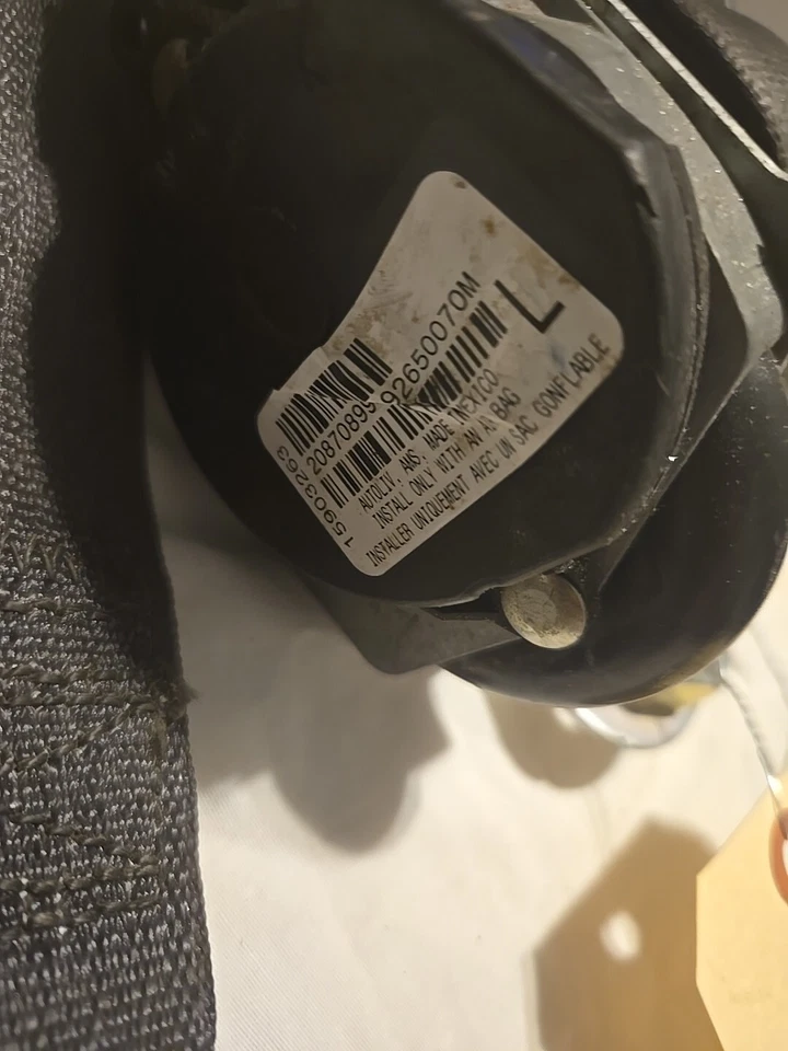 Натяжитель ремня безопасности переднего правого пассажира 2008 2009 Chevrolet Equinox 15903263 - Изображение 2 из 3