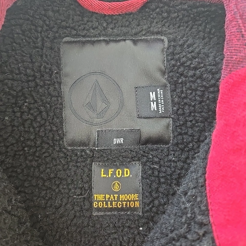 Volcom Pat Moore Shirt Jacket Sherpa Lined Men's M Black & Red Buffalo Plaid - Image 3 of 4