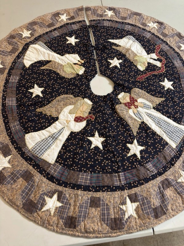 Vintage Hand Quilted Applique Christmas Angel Quilt Tree Skirt 45" round #183