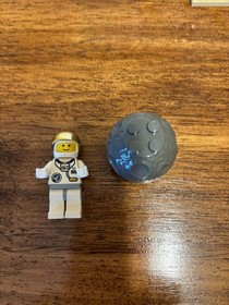 Vintage 1999 Lego City Space Port Saturn 1 #6454-1