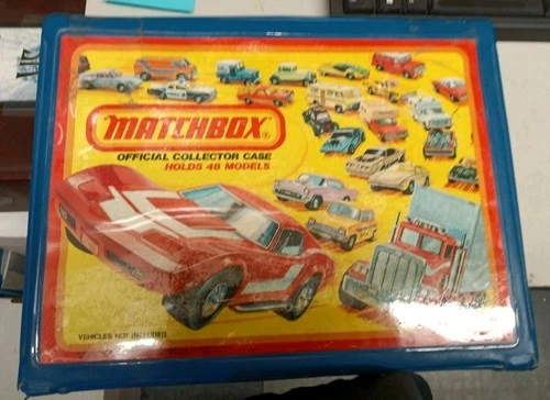 Matchbox Official Collector Case  1980 + 27 Vintage 1970s Cars Superfast