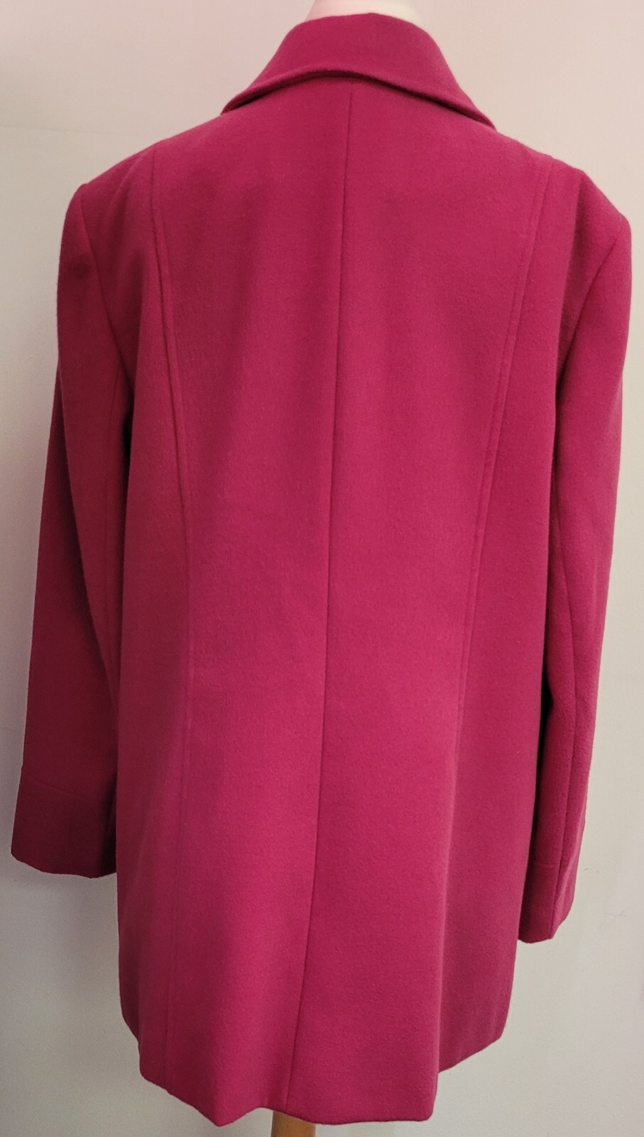 EWM Coat UK16 Raspberry Button Through Collared Mid Length Pre-Owned image 3