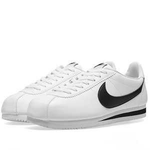 nike classic cortez leather trainers in white