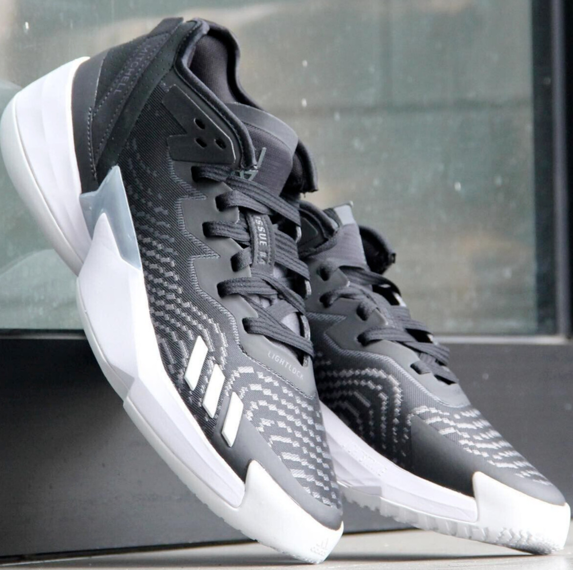 don issue 4 black and white