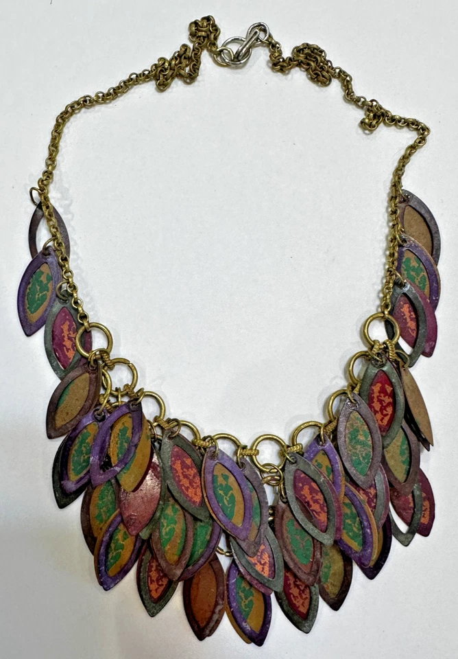 Collana Vintage Con Catena In Smalto Verde E Viola A Foglia D'Autunno - Immagine 3 di 4