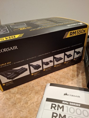 CORSAIR RMX Series RM550X 550 Watt 80 Plus Gold Fully Modular Power Supply - Afbeelding 10 van 11