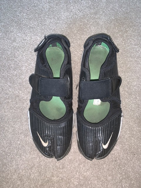 nike toe trainers mens