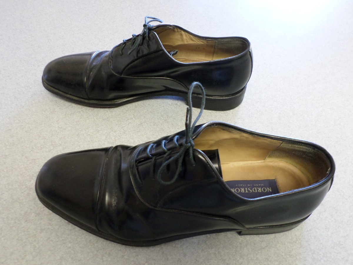 Nordstrom black leather, cap toe oxfords. Men