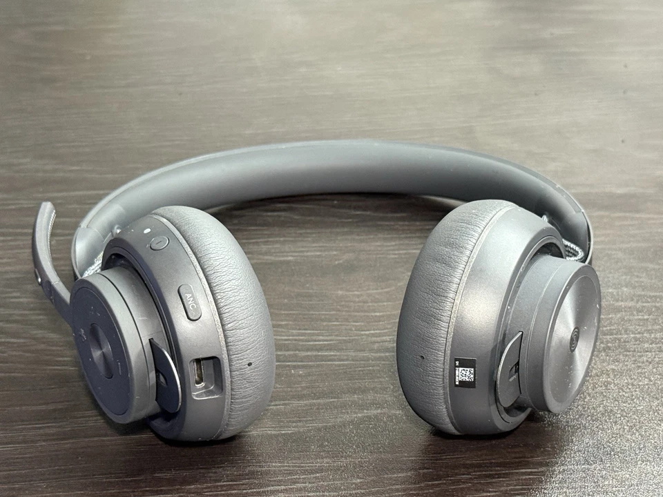 Logitech Zone Wireless Headset - Graphite - Bluetooth/USB-C Model: A00082 - Image 4 of 4