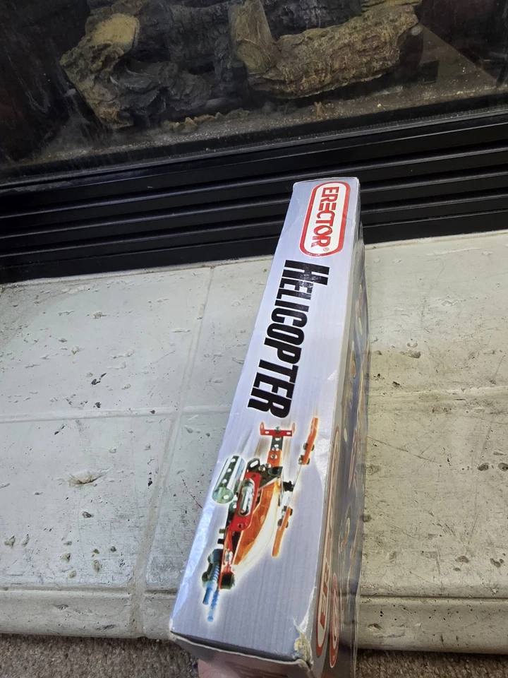 ERECTOR 4570 Helicopter 4 Detailed Models 182 Piece MECCANO 2003 - Image 3 of 4