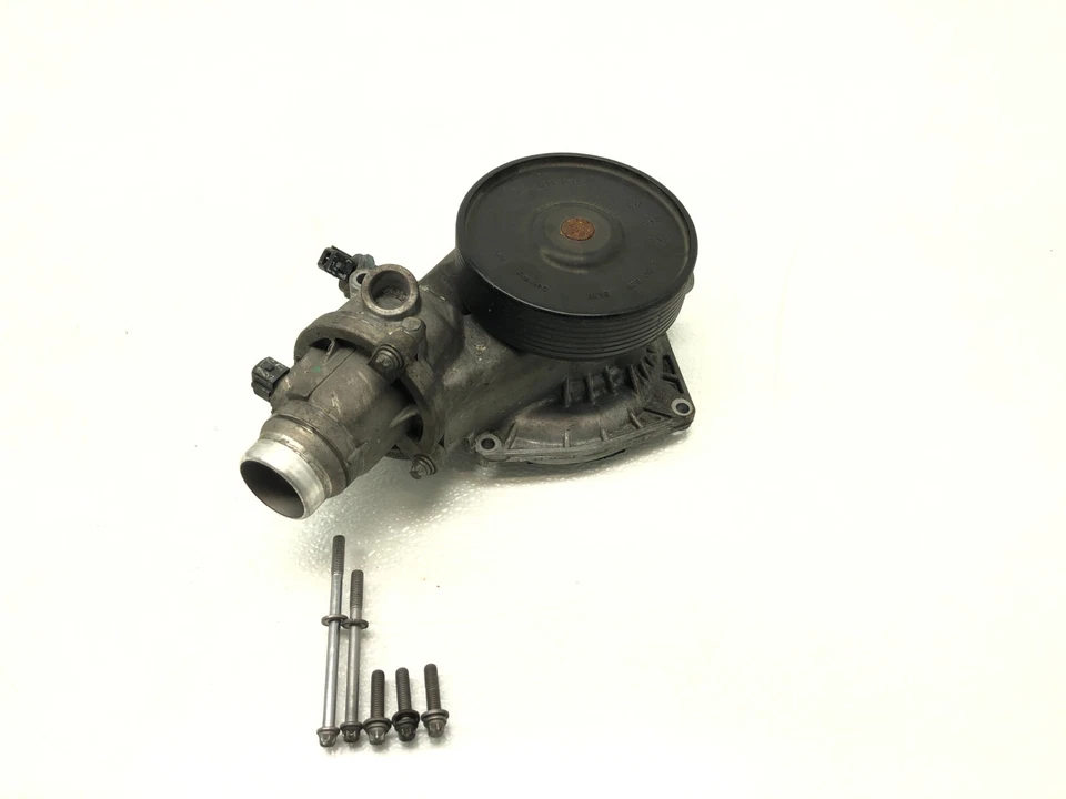BOMBA DE ÁGUA 2012-2018 BMW 650i F06 4.4L V8 fabricante de equipamento original. - Imagem 2 de 4