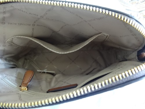 Michael Kors "NEW" Cindy Dome Crossbody Retail $198 - Picture 6 of 11