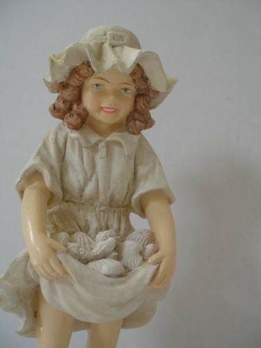 Antique Figurines Victorian Beach Themed Seashell Collecting & Sailboats VTG - Picture 4 of 12
