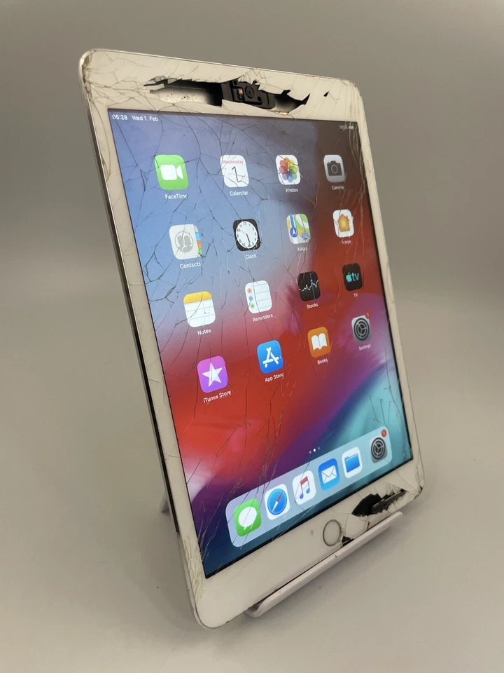 Apple iPad Mini 3 A1599 Silver WiFi 16GB 7.9" Retina iOS Tablet Cracked #i01 - Image 2 of 4