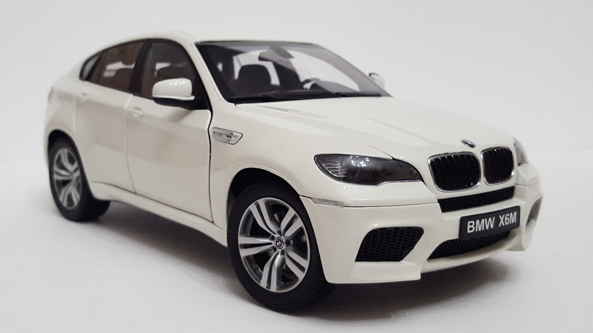 ミニカー BMW X6 M(KYOSHO) 1/18 Kyosho BMW X6M X6 M (Space Grey) Diecast Car Model