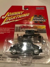 Modellino Johnny Lightning 1:64 - 1941 Willys Gasser Pickup Versione Annerita, Colore Nero/rosso