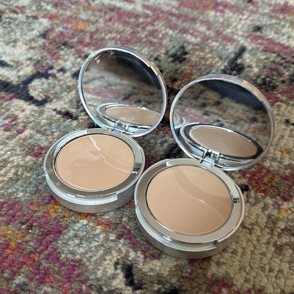 It Cosmetics Your Skin But Better CC+ Airbrush Perfecting Powder Medium Set of 2 - Image 2 of 4