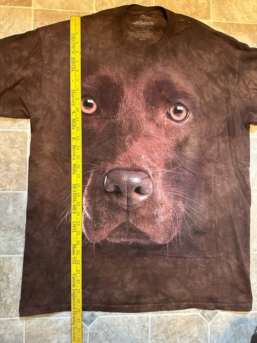Camicia The Mountain taglia XL Chocolate Lab cane viso marrone lavaggio minerale maglietta - Foto 2 di 3