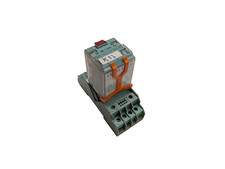 TURCK RELECO S4-B SOCKET BASE WITH C4-A449X RELAY