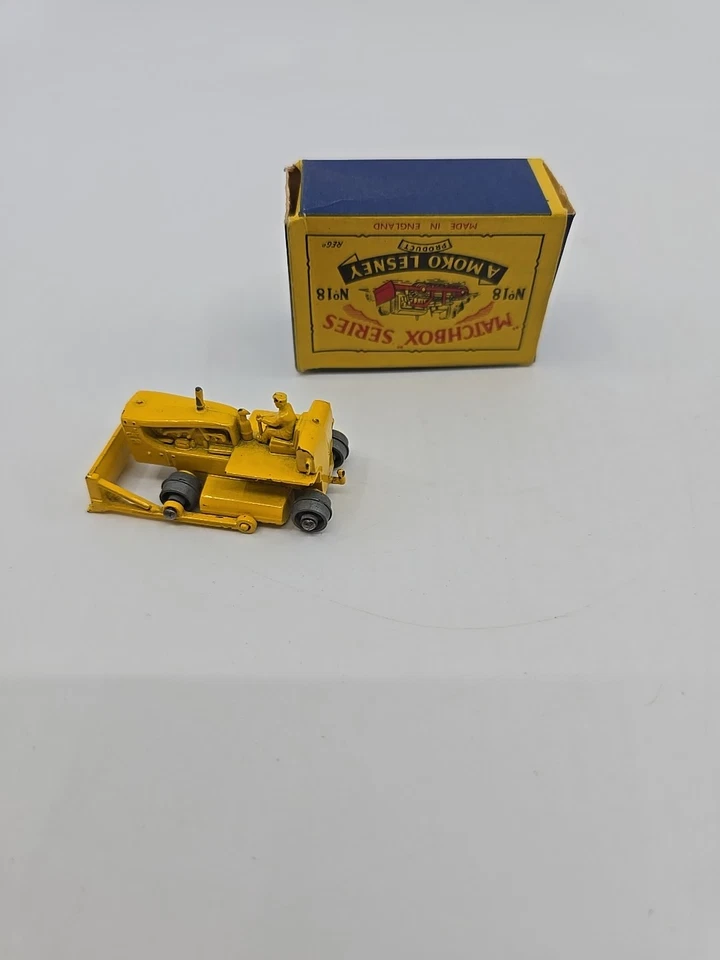 Matchbox Lesney #18 Caterpillar Bulldozer Original B2 Box Rare all Yellow - Image 4 of 4
