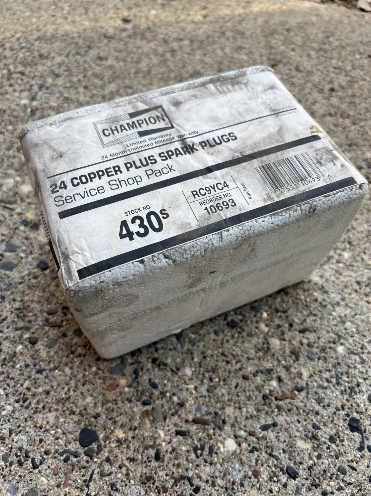 24/pack Champion Spark Plug RC9YC4 430s Copper Plus - NEW