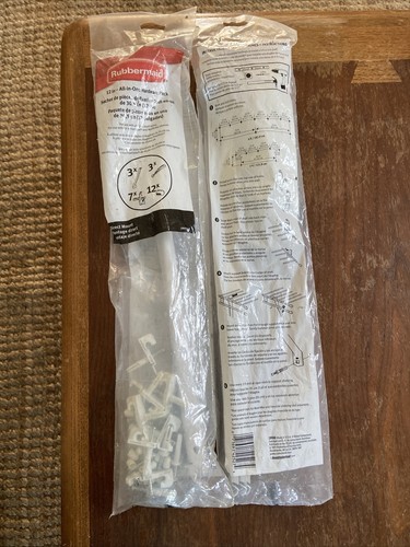 Rubbermaid 3R06-00-WHT Schrank All-in-One Hardware, 12", weiß.