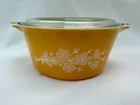 Vintage Pyrex 474-B Butterfly Gold 1.5 Quart Casserole Dish with Clear Lid USA