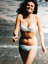 JACQUELINE BISSET ( 10 ) - POPULAR BRITISH ACTRESS - SUPERB UNSIGNED PHOTOGRAPH