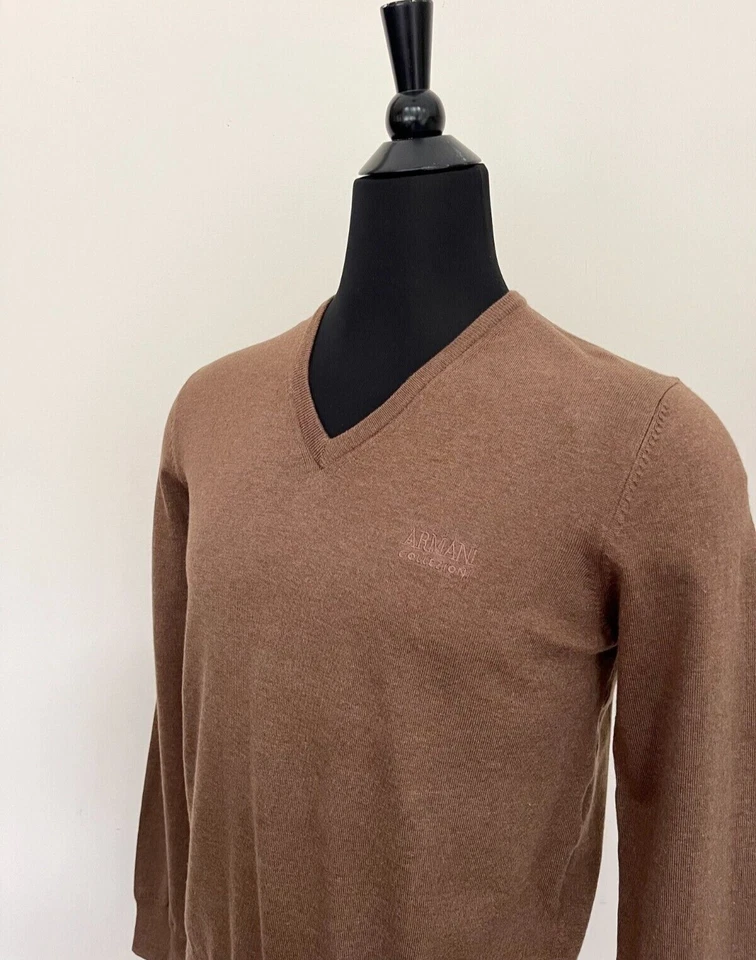 Suéter Armani Collezioni Logo Lana Marrón Beige Cuello en V Pullover Talla M Jersey Foto 4 de 4