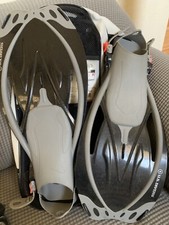 US Divers Size MEN: 4-8  WOMEN: 5 - 9  Scuba Snorkeling Dive Fin/Flippers  Bag