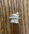Walgreens Pharmacy 3 Year Service Award Mortal Pestle Lapel Pin — photo 1