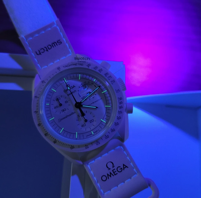 Swatch Omega Snoopy Moonswatch Moonphase Full Moon Watch SO33W700 Swatch Omega Snoopy Moonswatch Moonphase Full Moon Watch SO33W700