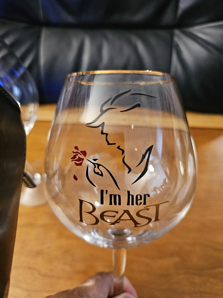 Juego de 2 copas de vino Disney La Bella y la Bestia usadas en excelente estado 9,5" Foto 3 de 4