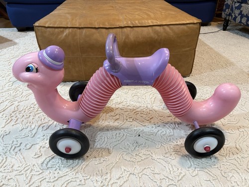 Inchworm Bounce & Go Ride-on Toy Kids Saddle Wheels Rolling Indoor Outdoor Pink - Picture 7 of 13