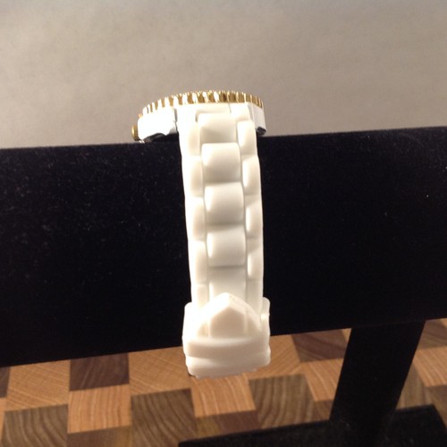 Geneva Gold Tone Clear Rhinestones White Silicone Band Watch Needs Battery - Picture 2 of 5