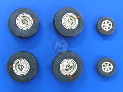Plus Model 1/72 Wheels for Lockheed EC-121 Warning Star (6 whl.) (Heller) AL7027
