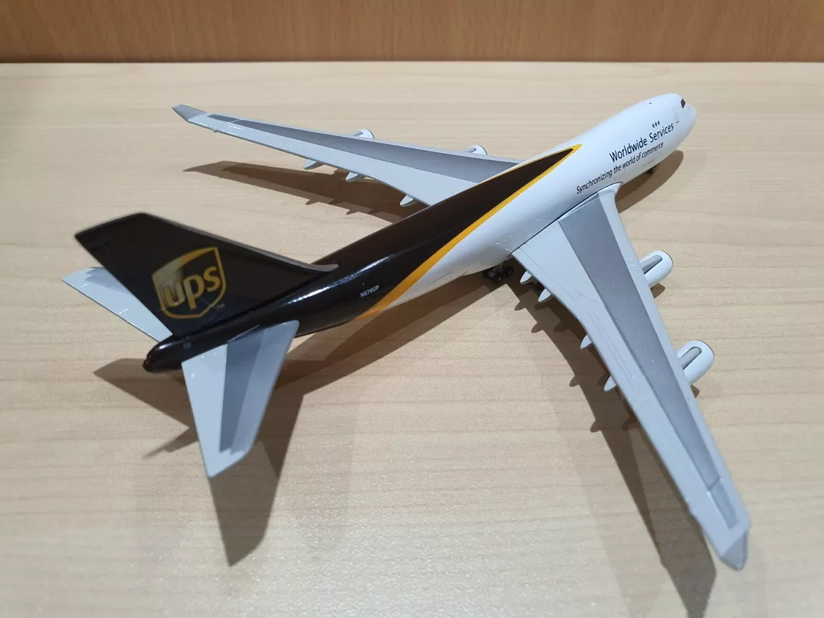 Gemini Jets 1:400 UPS Boeing 747-400F Reg: N570UP with stand GJUPS861 rare
